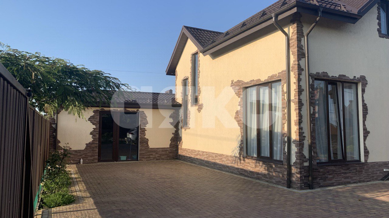 Фото №1: Дом 249 м² + 5.3 сот. - Кореновск, ул. Крымская, 1К