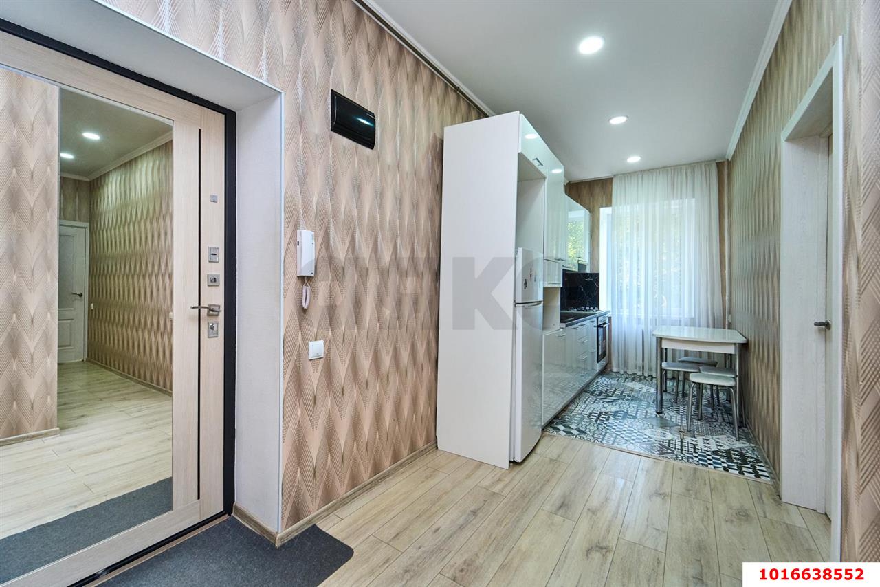 Фото №5: 2-комнатная квартира <span class="whitespace-nowrap">56 м²</span>, <span class="whitespace-nowrap">2/5 эт.</span> - Краснодар, Центральный внутригородской округ, мкр. Центральный, ул. Орджоникидзе, 56