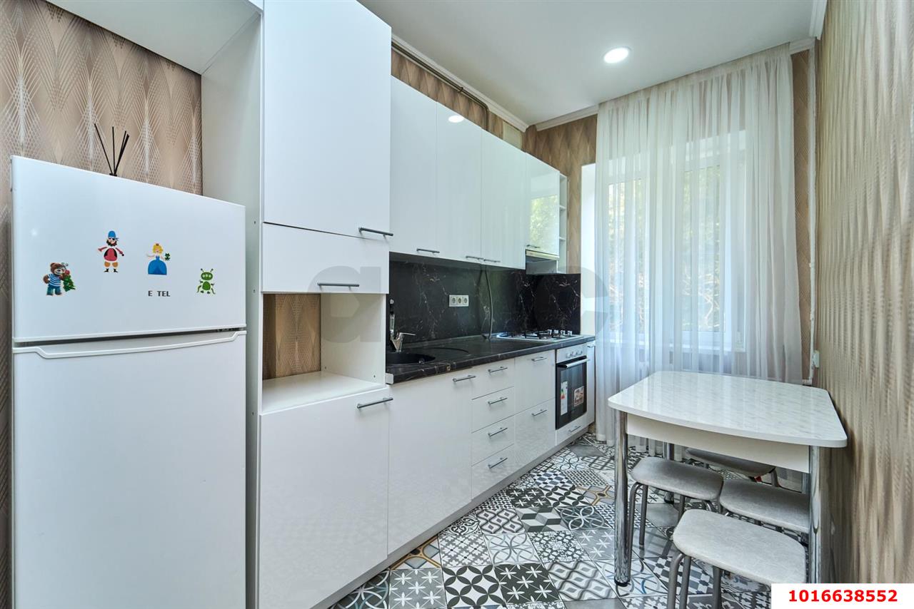 Фото №7: 2-комнатная квартира <span class="whitespace-nowrap">56 м²</span>, <span class="whitespace-nowrap">2/5 эт.</span> - Краснодар, Центральный внутригородской округ, мкр. Центральный, ул. Орджоникидзе, 56