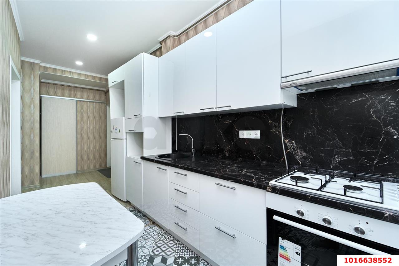 Фото №8: 2-комнатная квартира <span class="whitespace-nowrap">56 м²</span>, <span class="whitespace-nowrap">2/5 эт.</span> - Краснодар, Центральный внутригородской округ, мкр. Центральный, ул. Орджоникидзе, 56