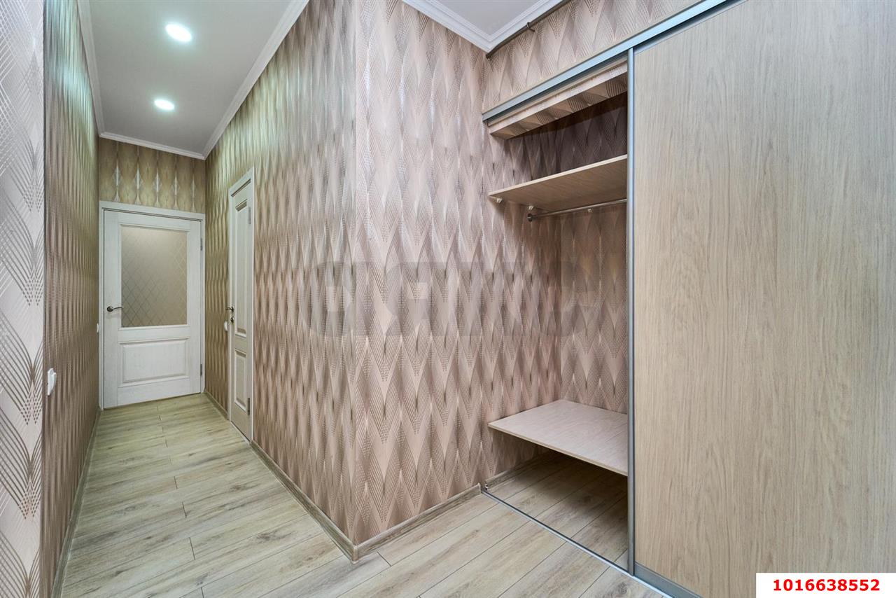 Фото №6: 2-комнатная квартира <span class="whitespace-nowrap">56 м²</span>, <span class="whitespace-nowrap">2/5 эт.</span> - Краснодар, Центральный внутригородской округ, мкр. Центральный, ул. Орджоникидзе, 56