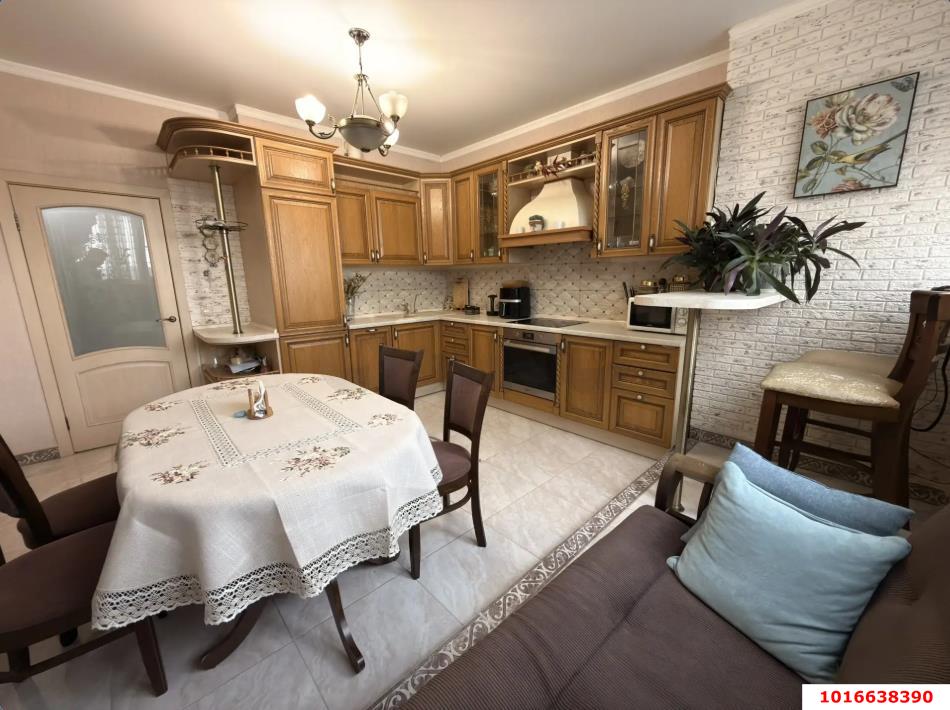 Фото №2: 2-комнатная квартира 63 м² - Краснодар, Карасунский внутригородской округ, мкр. Гидростроителей, ул. Автолюбителей, 28