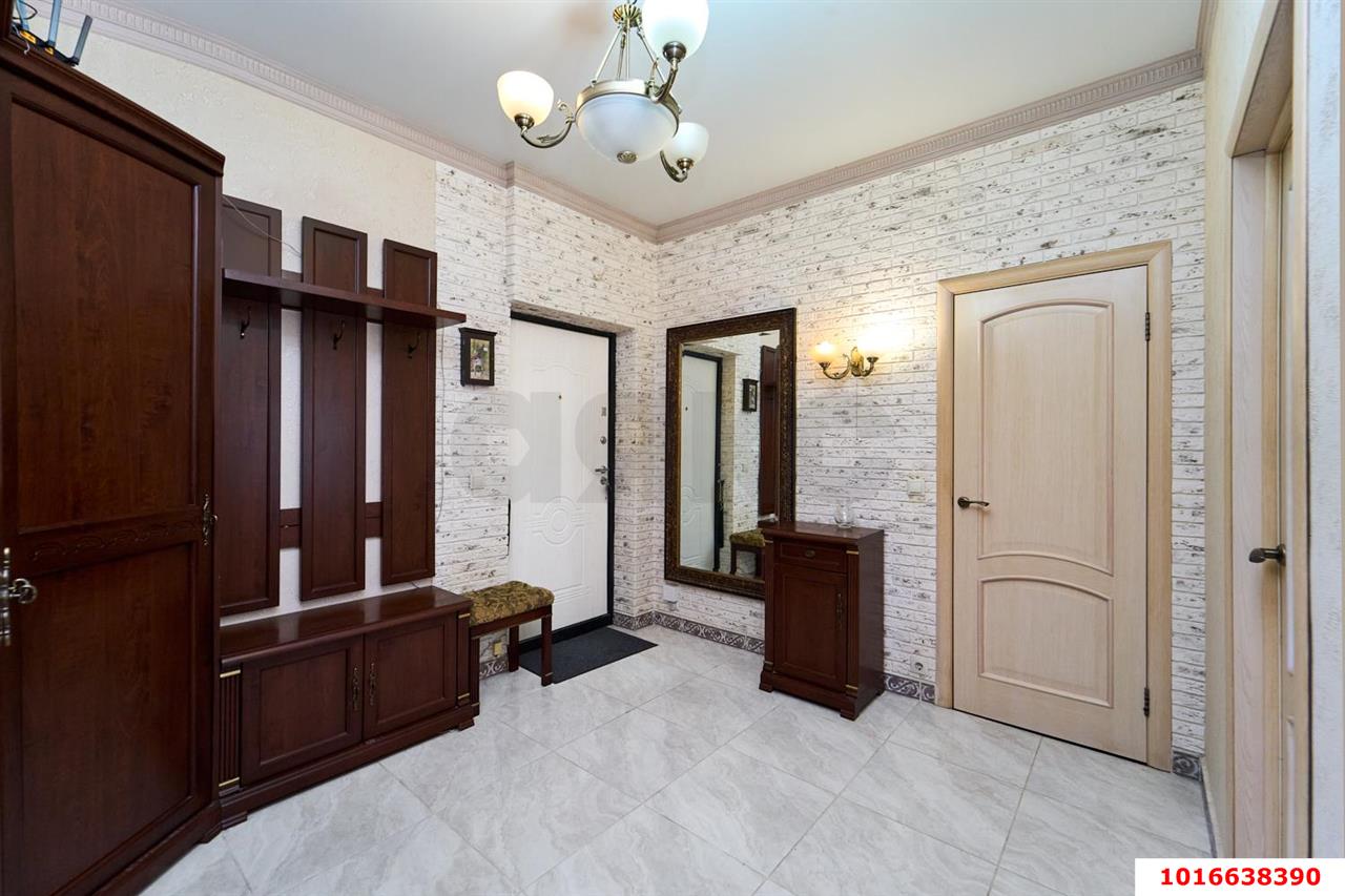 Фото №2: 2-комнатная квартира 66 м² - Краснодар, Карасунский внутригородской округ, мкр. Гидростроителей, ул. Автолюбителей, 28