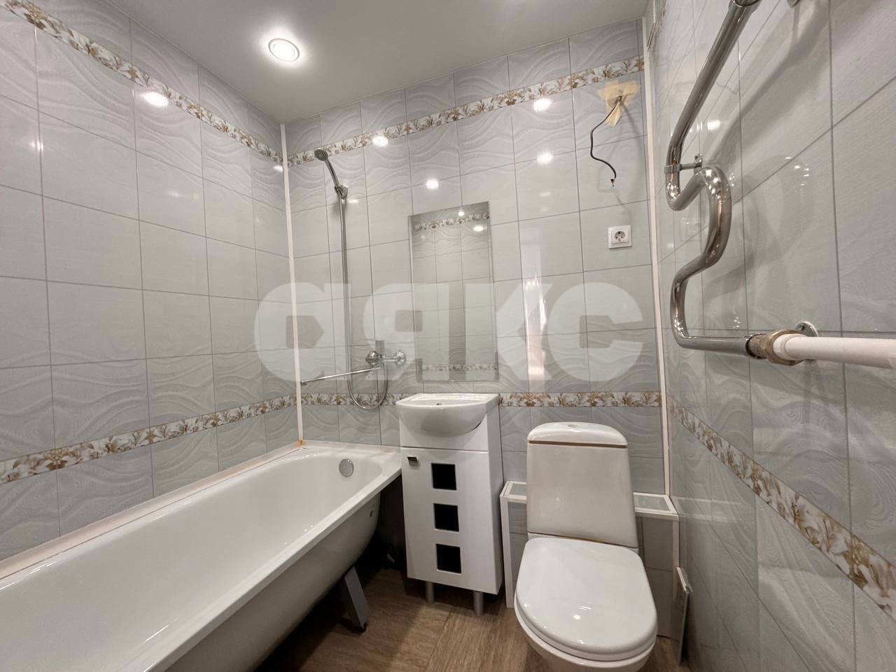 Фото №16: 3-комнатная квартира 52 м² - Нижнекамск, мкр. квартал Е, пр-кт Строителей, 3А