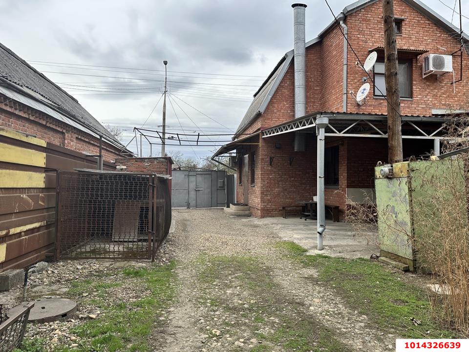 Фото №1: Дом 115 м² + 8.36 сот. - Краснодар, Центральный внутригородской округ, Покровка, мкр. Центральный, ул. Корницкого, 61