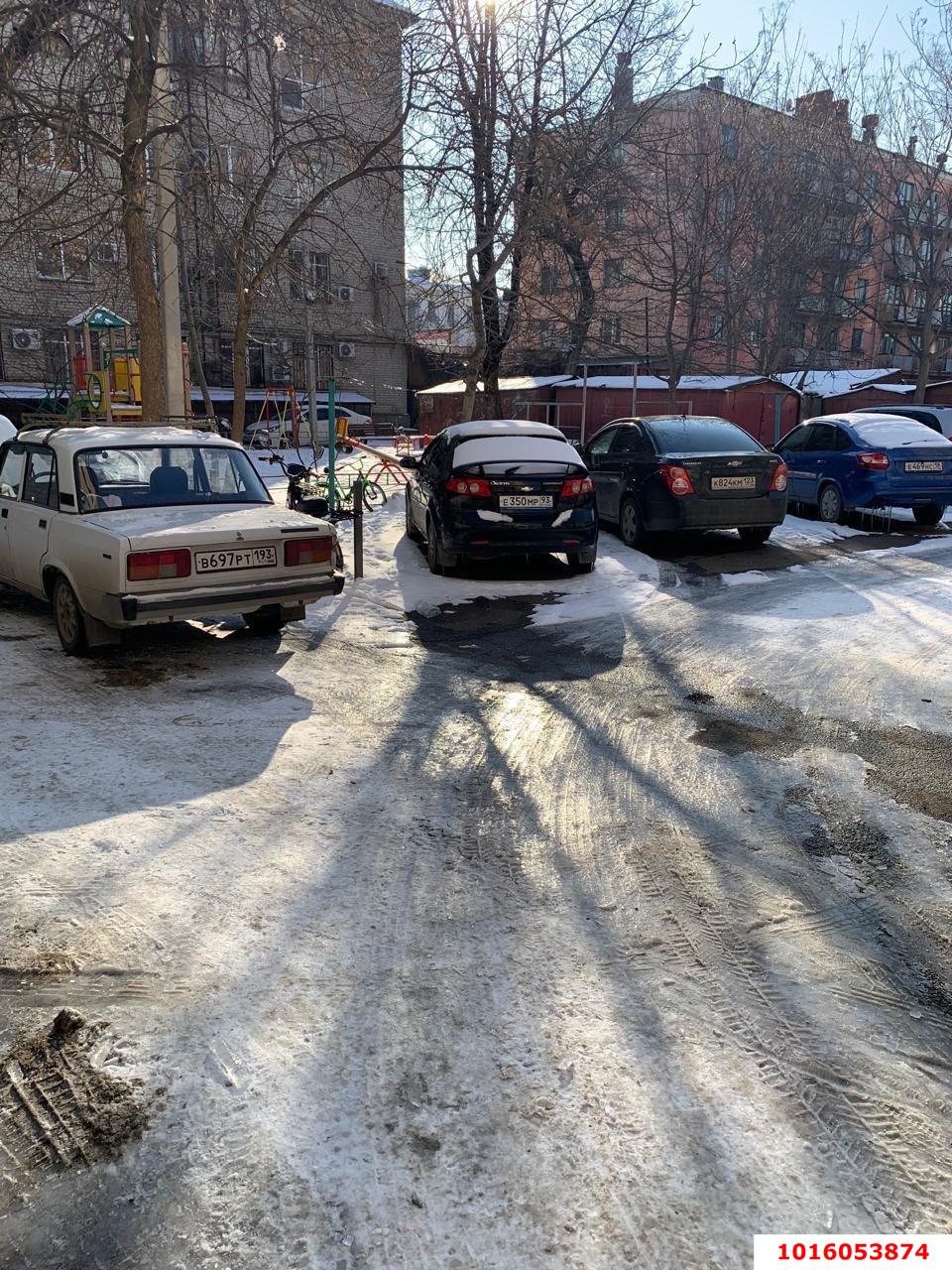 Фото №5: 2-комнатная квартира 46 м² - Краснодар, Центральный внутригородской округ, Западный внутригородской округ, мкр. Центральный, ул. Октябрьская, 179