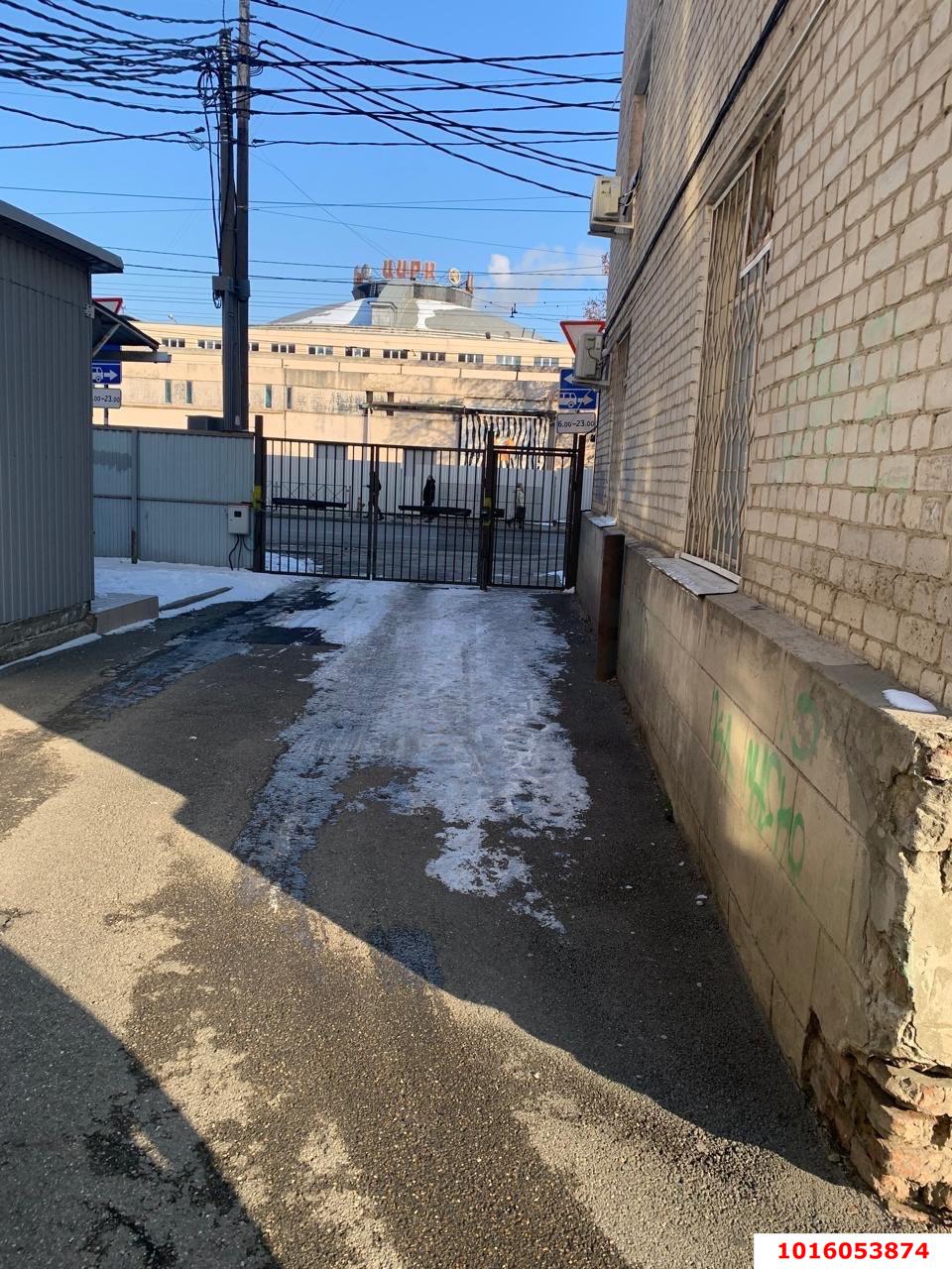 Фото №3: 2-комнатная квартира 46 м² - Краснодар, Центральный внутригородской округ, Западный внутригородской округ, мкр. Центральный, ул. Октябрьская, 179