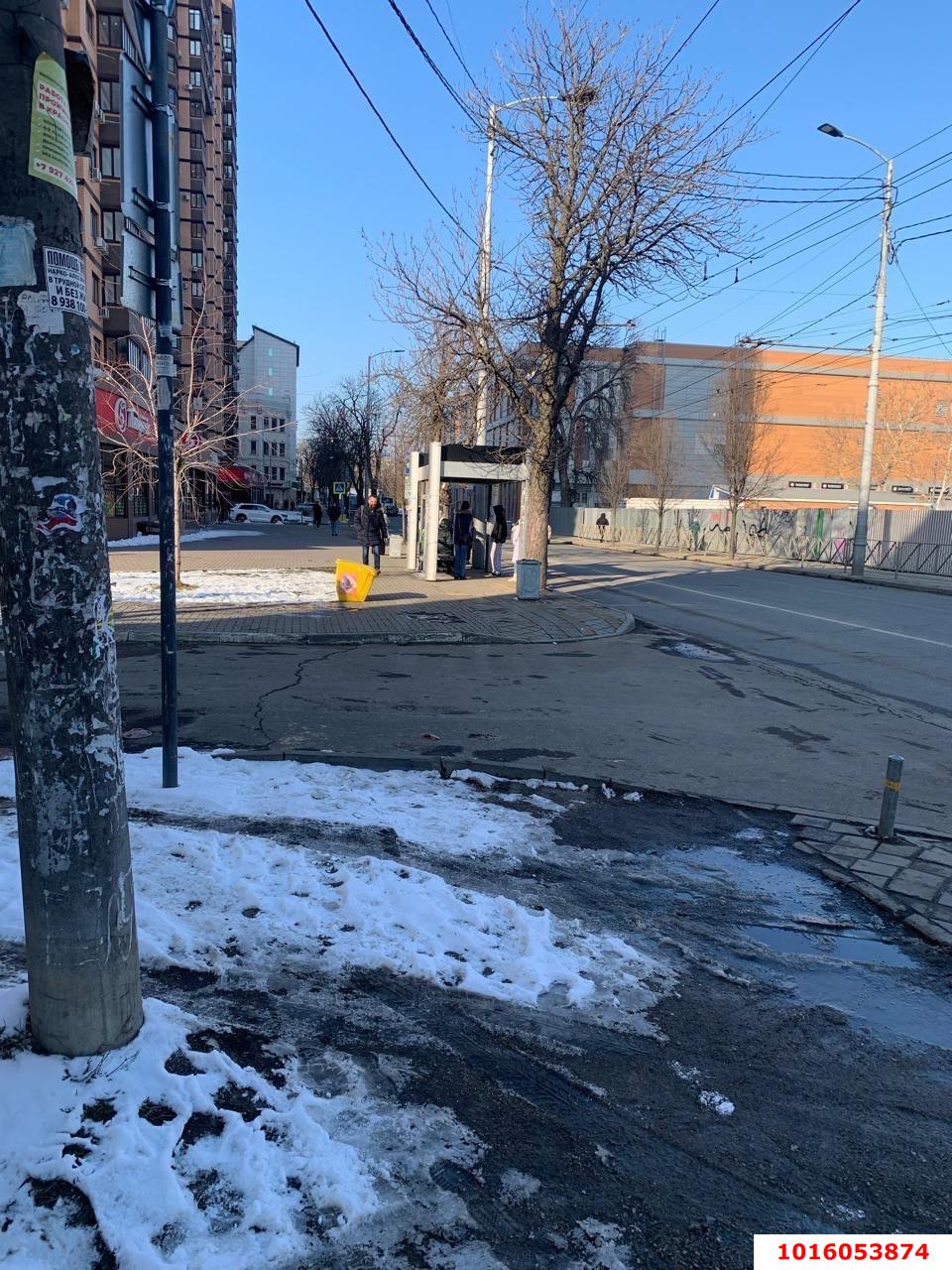 Фото №2: 2-комнатная квартира 46 м² - Краснодар, Центральный внутригородской округ, Западный внутригородской округ, мкр. Центральный, ул. Октябрьская, 179