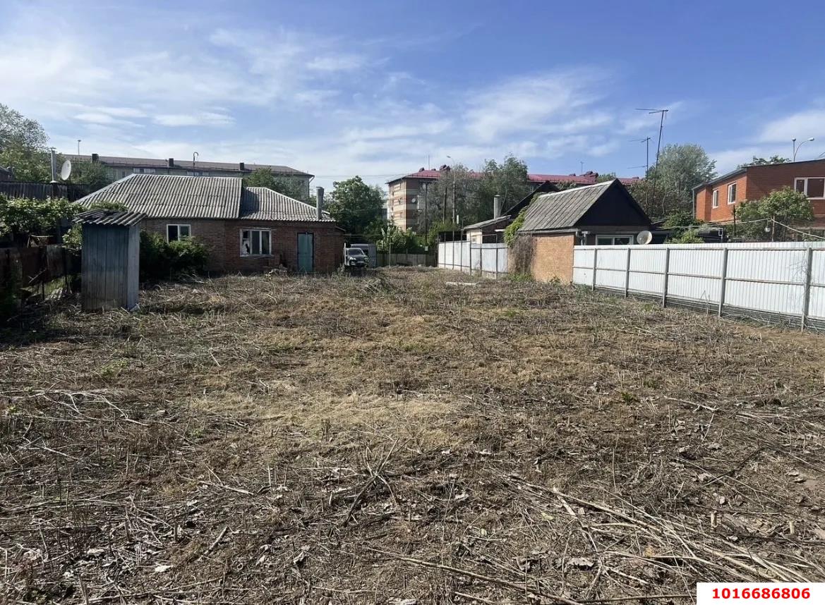 Фото №3: Земельный участок 8.2 сот. - Краснодар, Центральный внутригородской округ, мкр. Черёмушки, ул. Старокубанская, 82