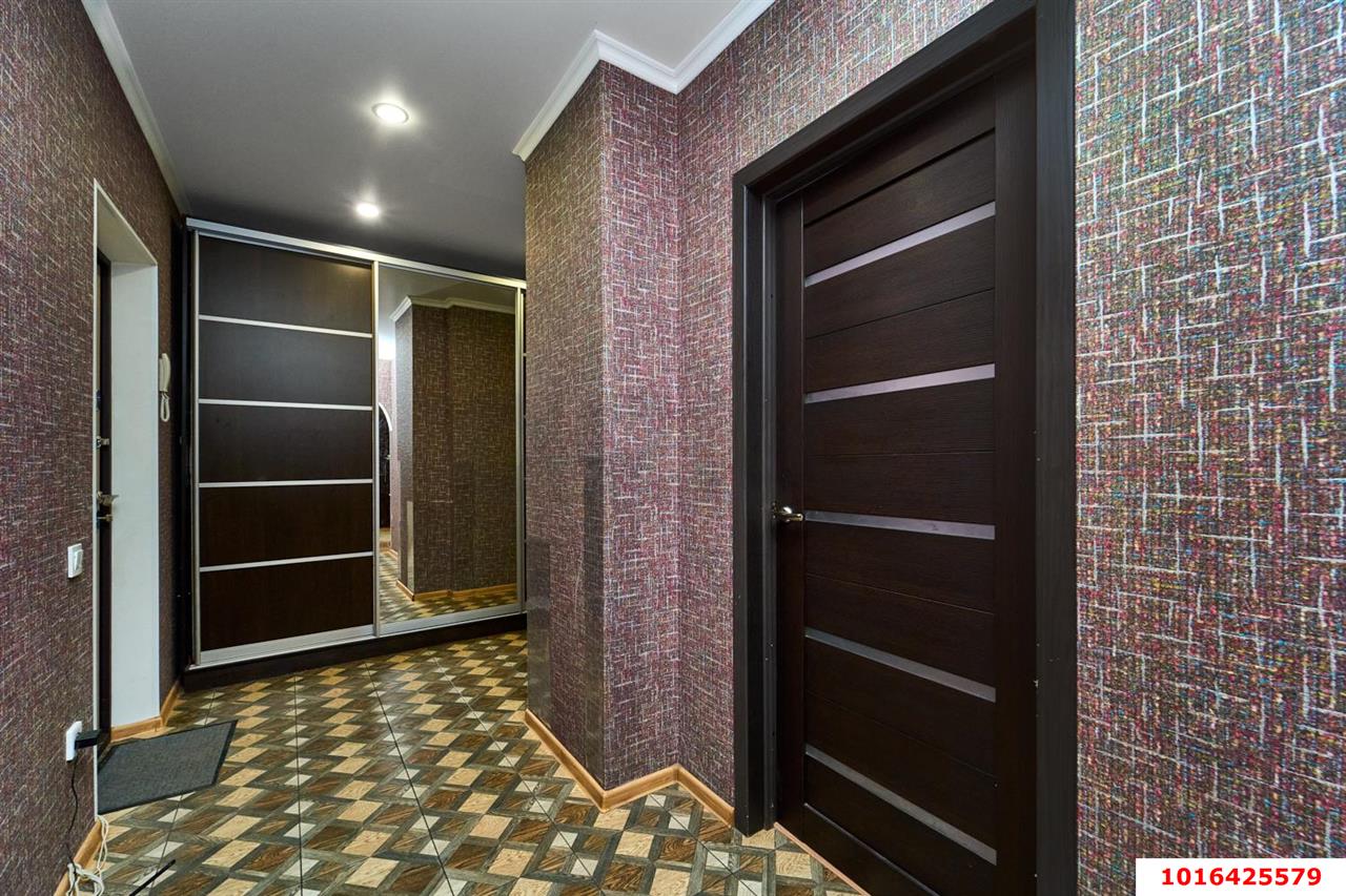 Фото №2: 2-комнатная квартира 68 м² - Краснодар, Прикубанский внутригородской округ, Завод Радиоизмерительных Приборов, п. Калинино, пер. Гаражный, 9