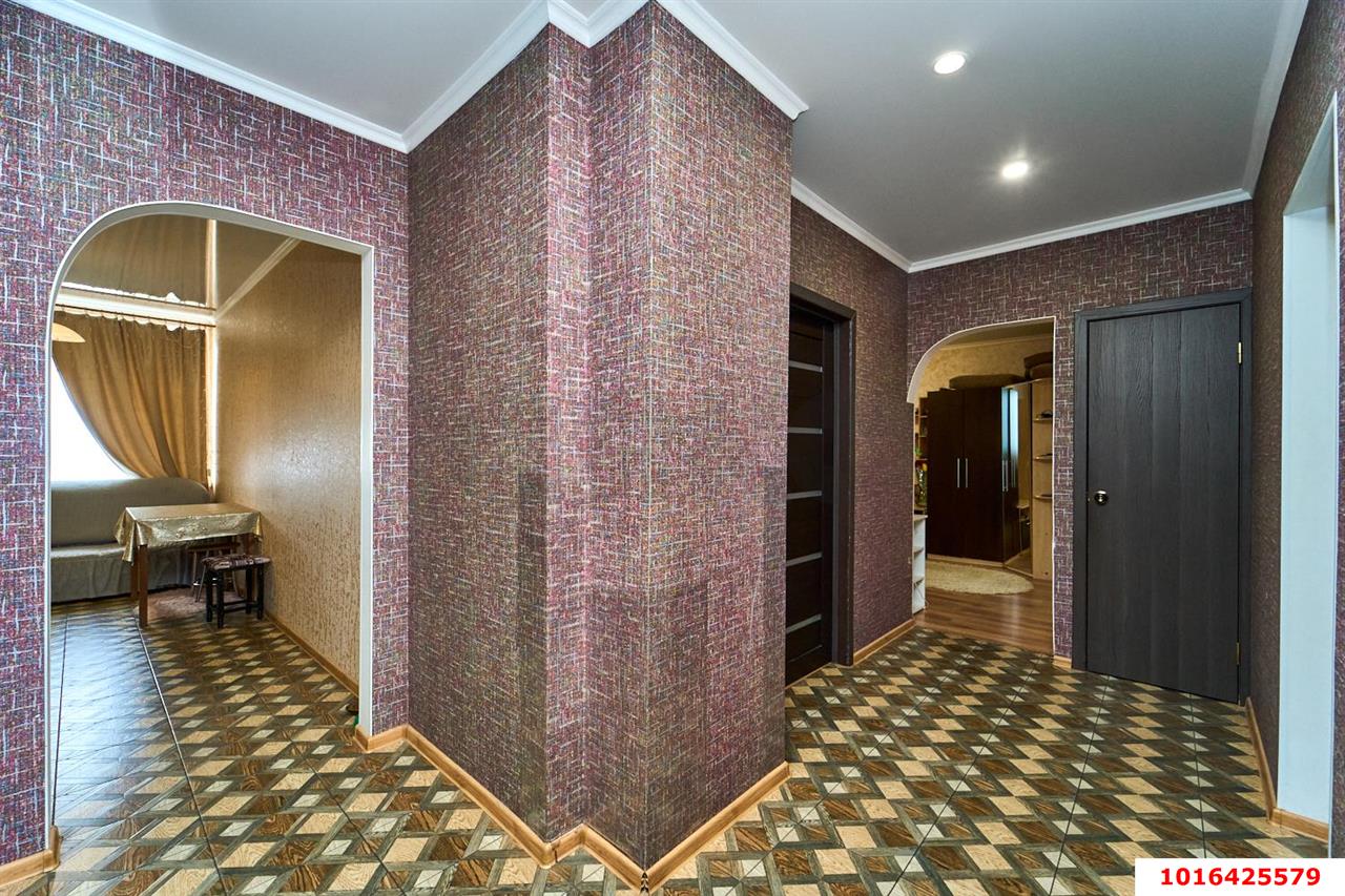 Фото №1: 2-комнатная квартира 68 м² - Краснодар, Прикубанский внутригородской округ, Завод Радиоизмерительных Приборов, п. Калинино, пер. Гаражный, 9