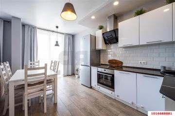 Фото №1: 1-комнатная квартира 43 м² - Краснодар, мкр. Фестивальный, ул. имени Симиренко, 43