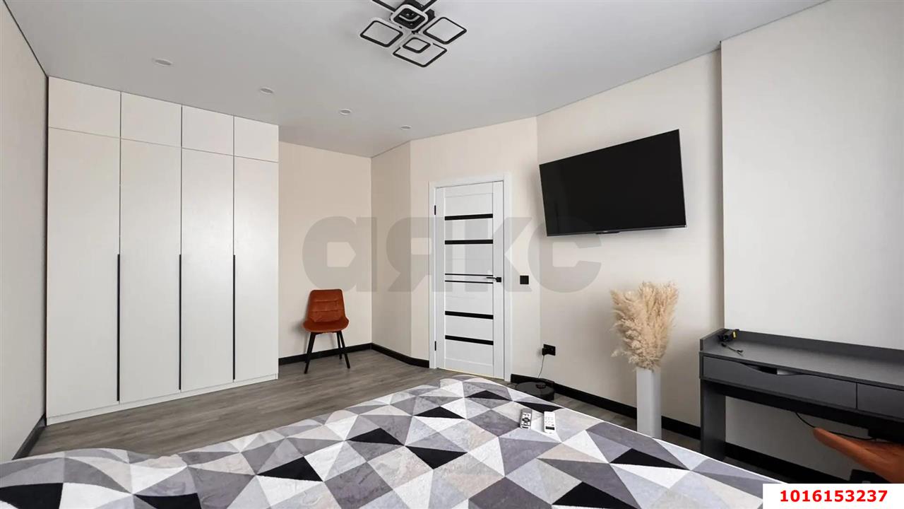 Фото №3: 1-комнатная квартира 39 м² - Краснодар, Светлоград, Прикубанский внутригородской округ, мкр. Славянский, ул. Красных Партизан, 1/4к15