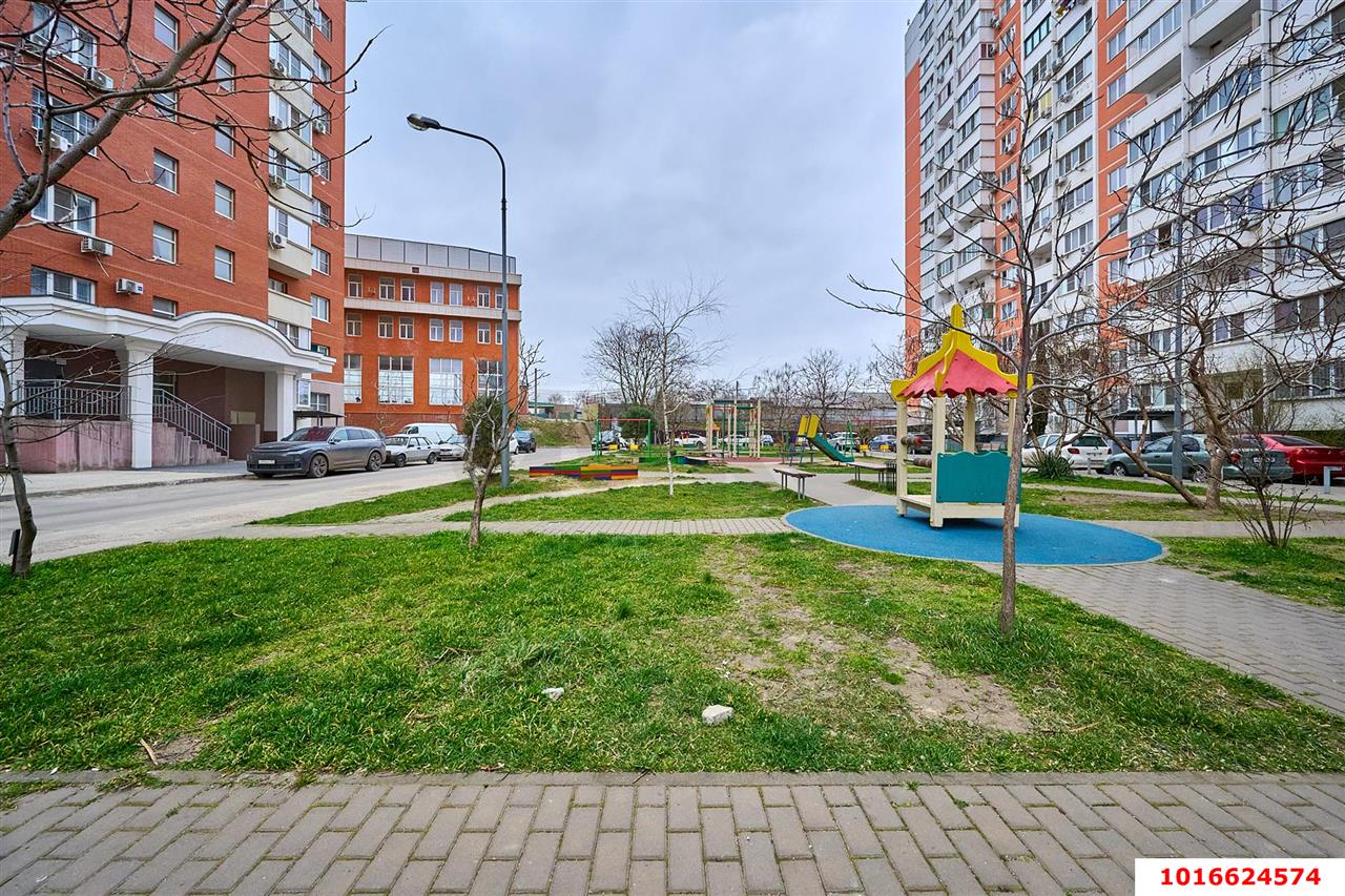 Фото №1: 1-комнатная квартира 47 м² - Краснодар, ЖК Димитрова, Центральный внутригородской округ, Дубинка, мкр. жилой комплекс Димитрова, ул. Димитрова, 3/1