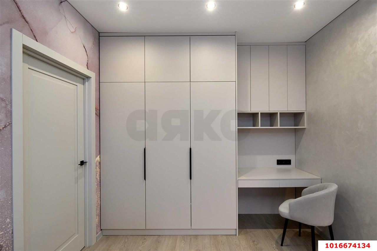 Фото №9: 1-комнатная квартира <span class="whitespace-nowrap">43 м²</span>, <span class="whitespace-nowrap">11/16 эт.</span> - Краснодар, Прикубанский внутригородской округ, мкр. Достояние, ул. Григория Булгакова, 16