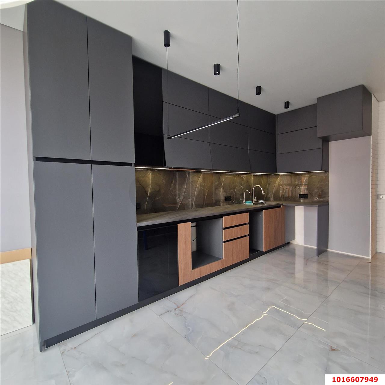 Фото №1: 1-комнатная квартира 45 м² - Краснодар, Прикубанский внутригородской округ, Фестивальный, ЖК Екатеринодар, мкр. Солнечный, ул. Архитектора Петина, 18/2