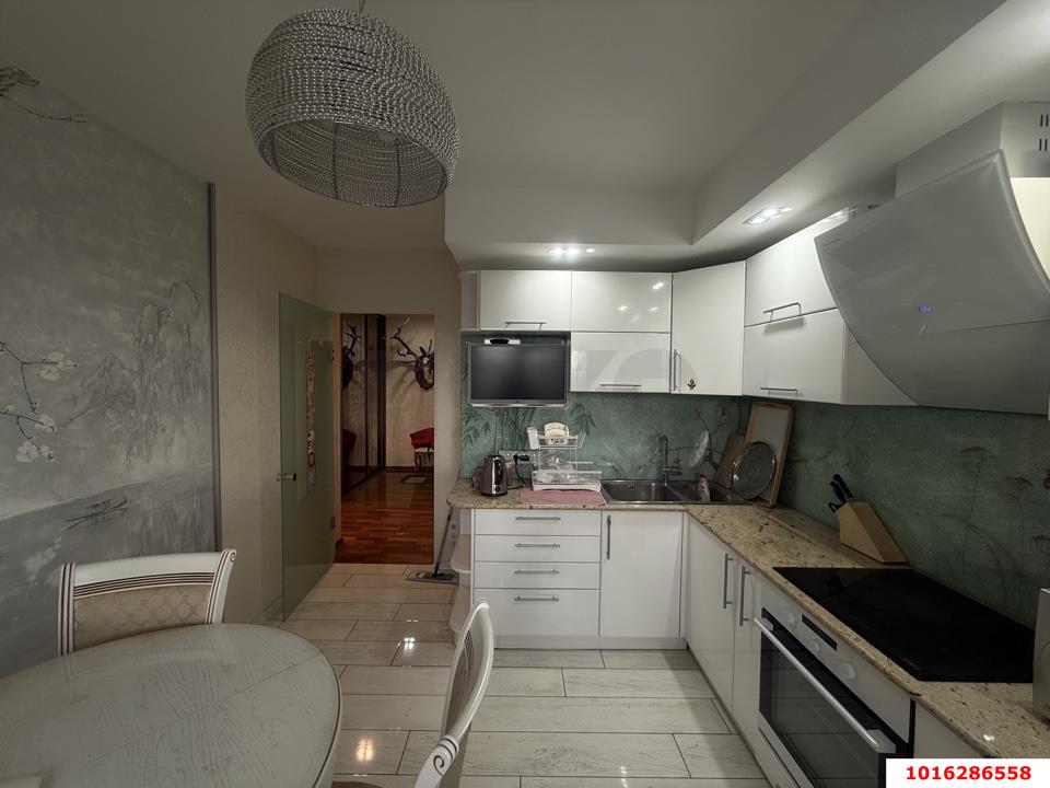 Фото №1: 2-комнатная квартира 60 м² - Краснодар, Прикубанский внутригородской округ, мкр. Горхутор, ул. имени М.Е. Соколова