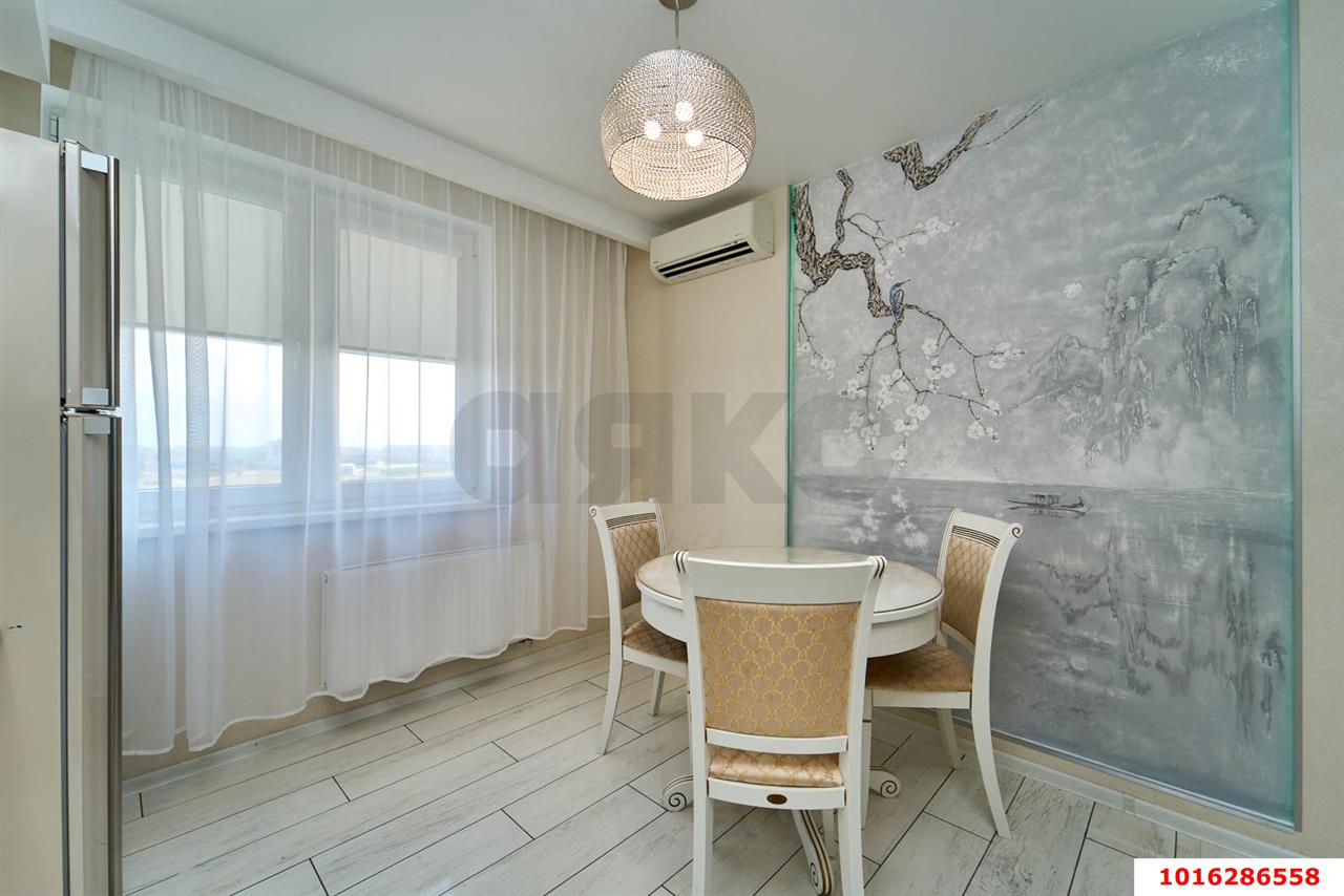 Фото №3: 2-комнатная квартира <span class="whitespace-nowrap">60 м²</span>, <span class="whitespace-nowrap">17/18 эт.</span> - Краснодар, Прикубанский внутригородской округ, Горхутор, мкр. жилой комплекс Сокольники, ул. имени М.Е. Соколова, 86к1