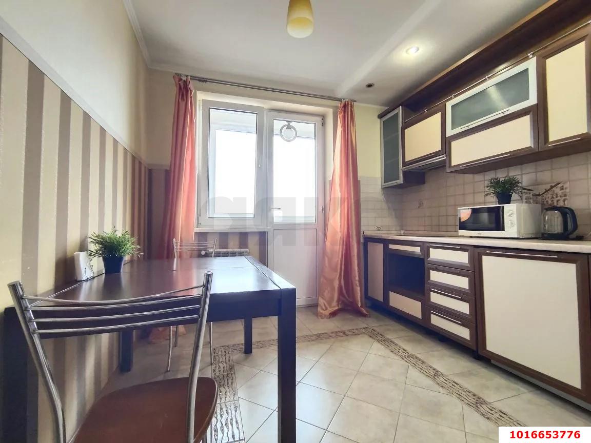 Фото №1: 1-комнатная квартира 35 м² - Краснодар, жилой комплекс Новый Город, Западный внутригородской округ, мкр. Юбилейный, ул. 70-летия Октября, 15