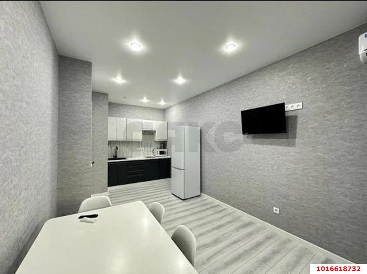 Фото №1: 1-комнатная квартира 38 м² - Краснодар, Прикубанский внутригородской округ, мкр. Парк Победы, ул. Героя Пешкова, 14к2