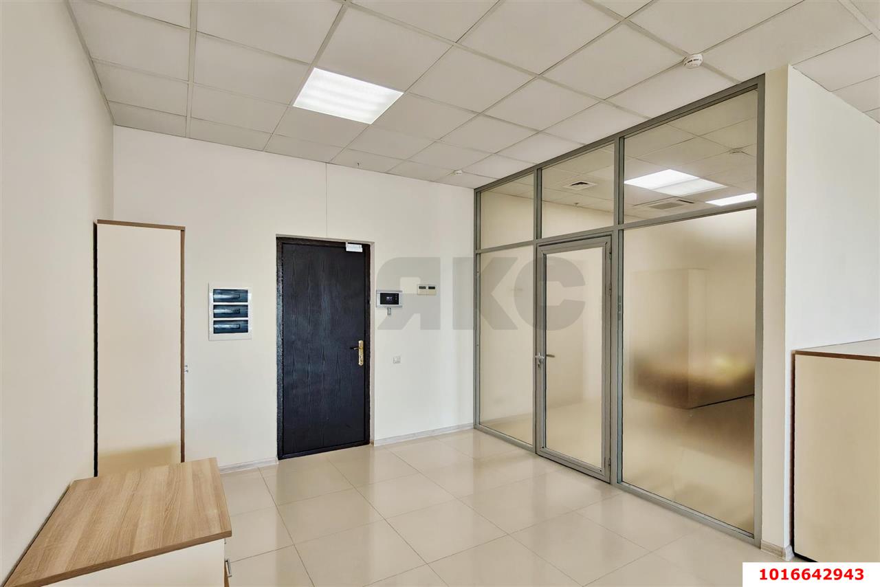 Фото №7: Офисное помещение <span class="whitespace-nowrap">90 м²</span>, <span class="whitespace-nowrap">6/12 эт.</span> - Краснодар, Центральный внутригородской округ, мкр. Покровка, ул. Северная, 490