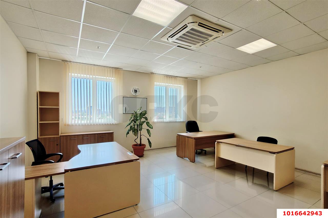 Фото №10: Офисное помещение <span class="whitespace-nowrap">90 м²</span>, <span class="whitespace-nowrap">6/12 эт.</span> - Краснодар, Центральный внутригородской округ, мкр. Покровка, ул. Северная, 490