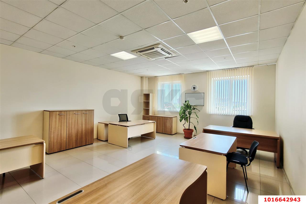 Фото №14: Офисное помещение <span class="whitespace-nowrap">90 м²</span>, <span class="whitespace-nowrap">6/12 эт.</span> - Краснодар, Центральный внутригородской округ, мкр. Покровка, ул. Северная, 490