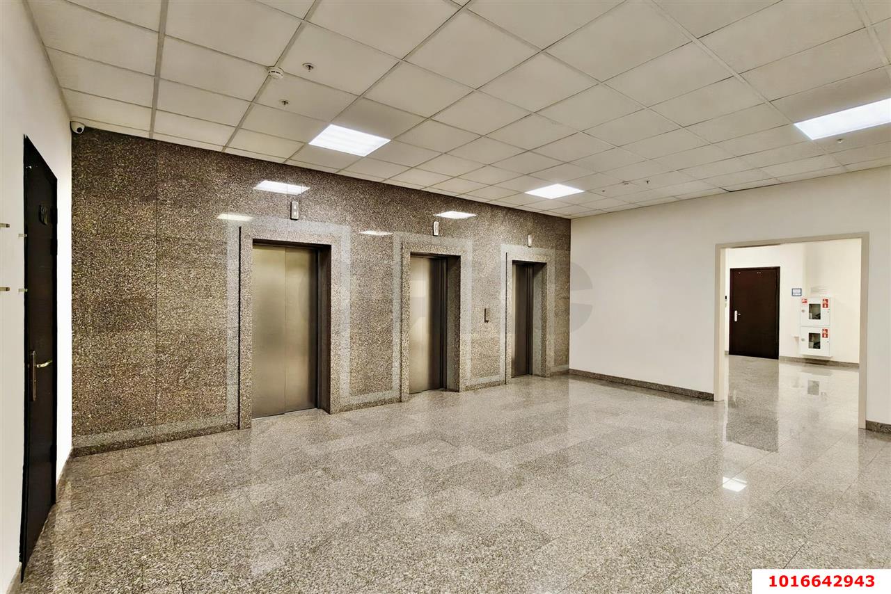 Фото №6: Офисное помещение <span class="whitespace-nowrap">90 м²</span>, <span class="whitespace-nowrap">6/12 эт.</span> - Краснодар, Центральный внутригородской округ, мкр. Покровка, ул. Северная, 490