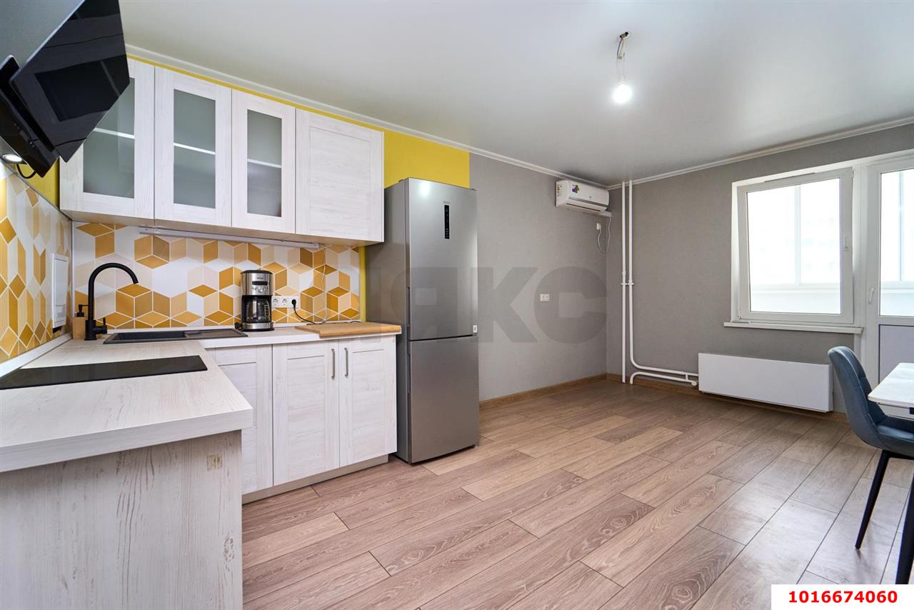 Фото №1: 1-комнатная квартира 44 м² - Краснодар, Прикубанский внутригородской округ, мкр. Восточно-Кругликовский, ул. Генерала Трошева, 25