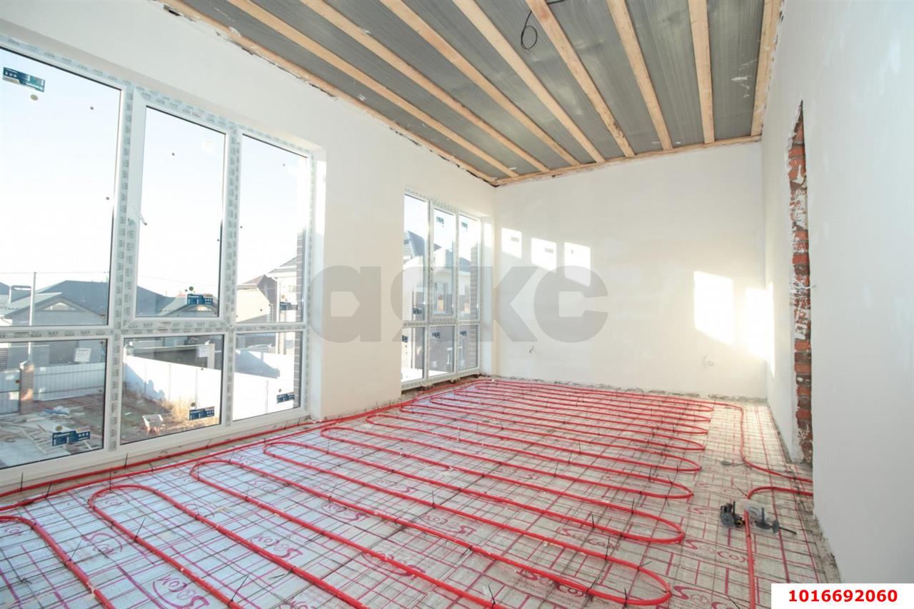 Фото №9: Дом 140 м² + 4 сот. - Краснодар, Прикубанский внутригородской округ, мкр. Тихая Поляна, ул. Писателя В.П. Неподобы, 34