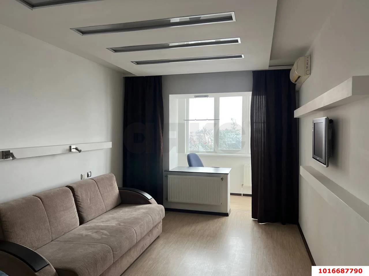 Фото №3: 2-комнатная квартира 82 м² - Краснодар, Карасунский внутригородской округ, мкр. Камвольно-суконный Комбинат, ул. Камвольная, 3