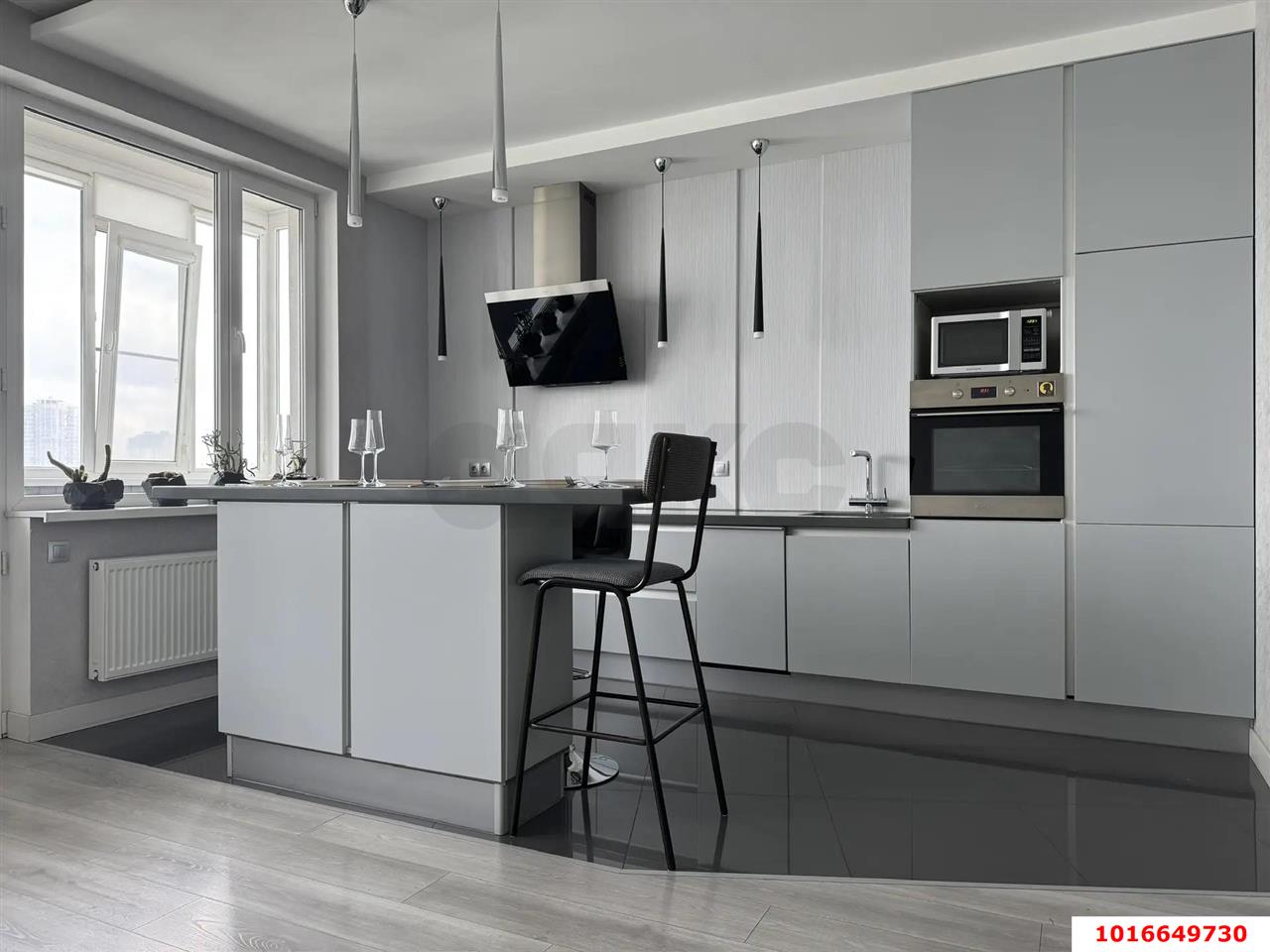 Фото №1: 2-комнатная квартира 78 м² - Краснодар, мкр. Западный внутригородской округ, ул. имени Дзержинского, 93к2