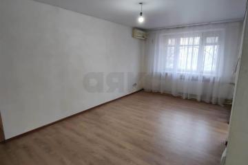 Фото №1: 3-комнатная квартира <span class="whitespace-nowrap">55 м²</span>, <span class="whitespace-nowrap">1/5 эт.</span> - Краснодар, мкр. Фестивальный, ул. имени Тургенева, 227