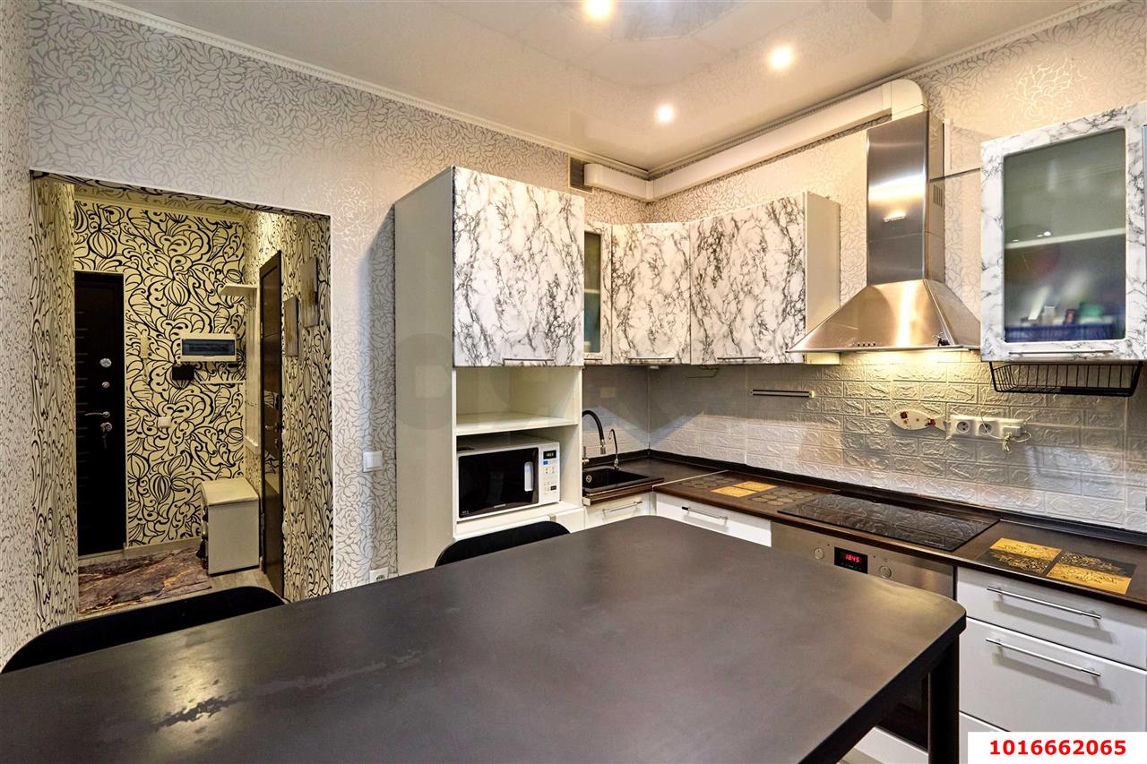 Фото №3: 2-комнатная квартира 48 м² - Краснодар, Прикубанский внутригородской округ, Завод Радиоизмерительных Приборов, мкр. имени Петра Метальникова, ул. Петра Метальникова, 28