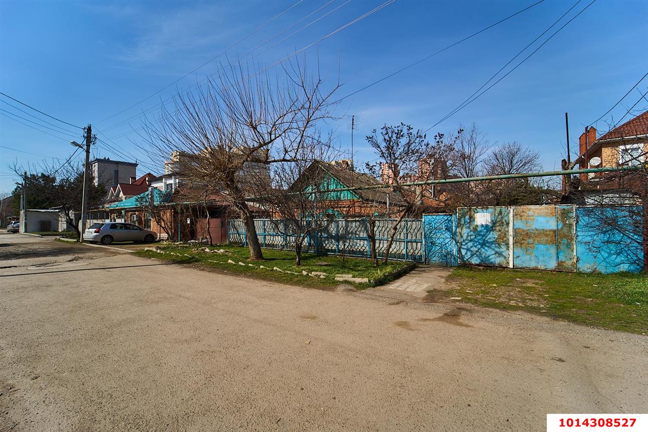 Фото №1: Дом 100 м² + 4.9 сот. - Краснодар, Центральный внутригородской округ, Западный внутригородской округ, мкр. Центральный, пр-д Саратовский, 10