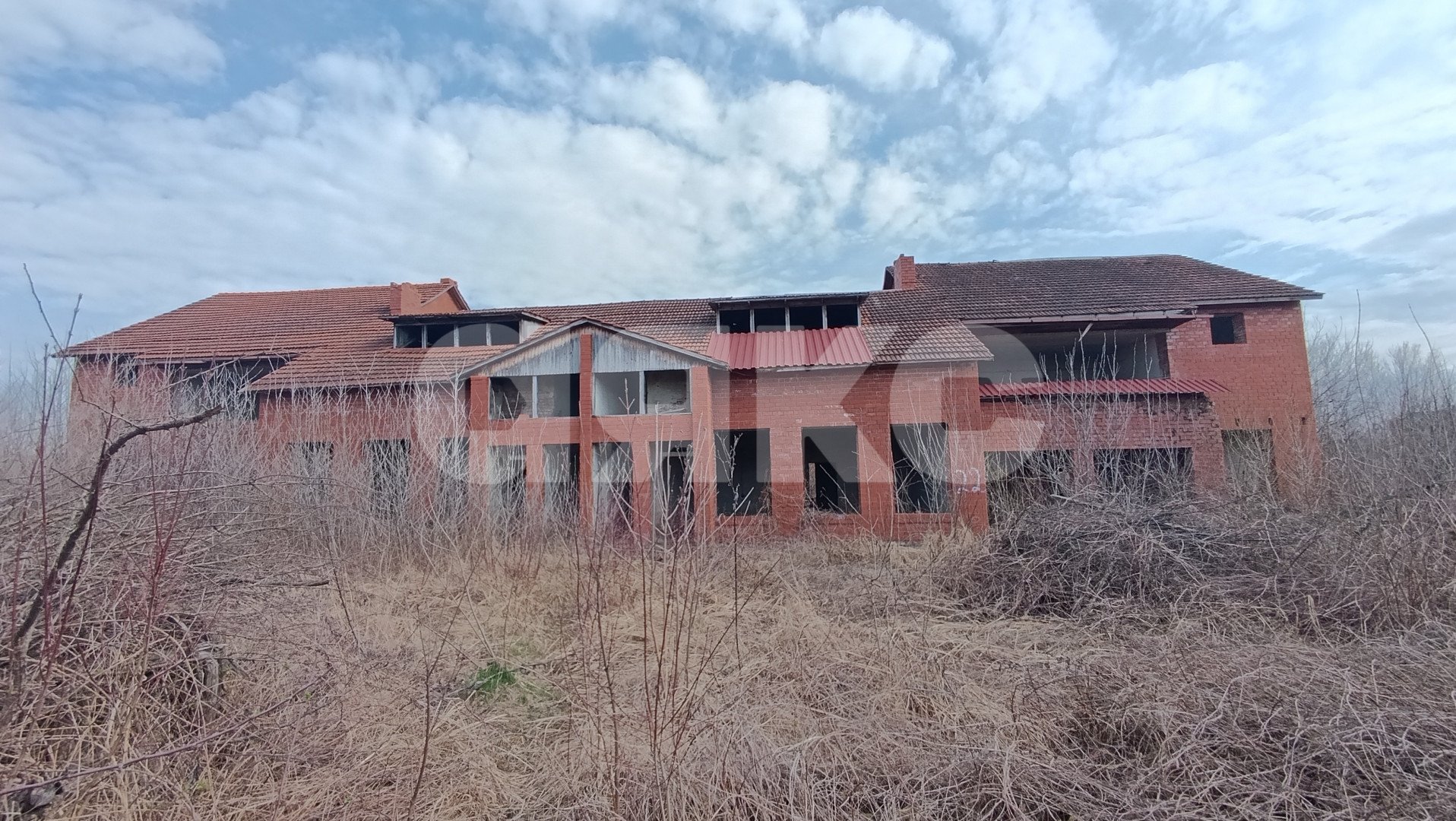 Фото №17: Дом 1000 м² + 25.36 сот. - Саратовская, 4-й, мкр. 12-й квартал, 4