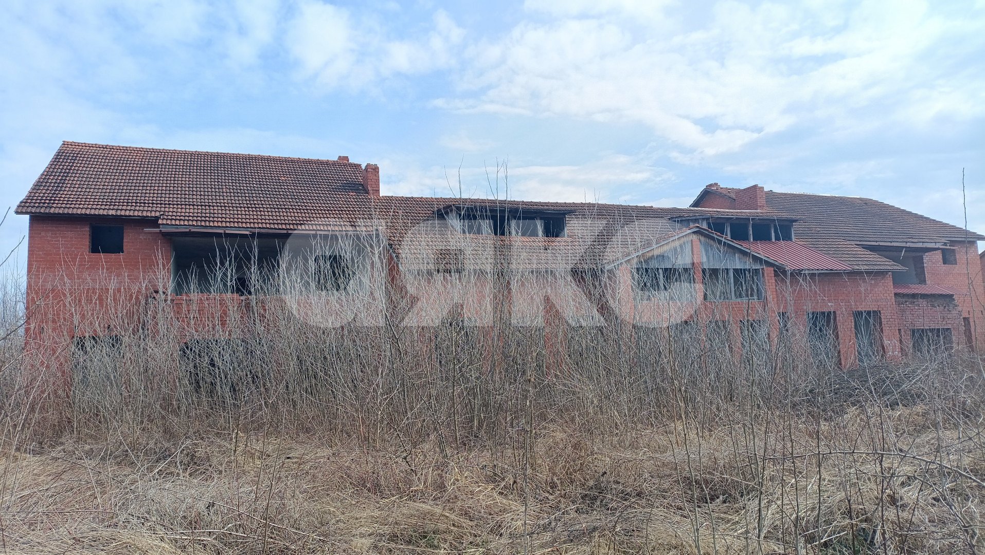 Фото №4: Дом 1000 м² + 25.36 сот. - Саратовская, 4-й, мкр. 12-й квартал, 4