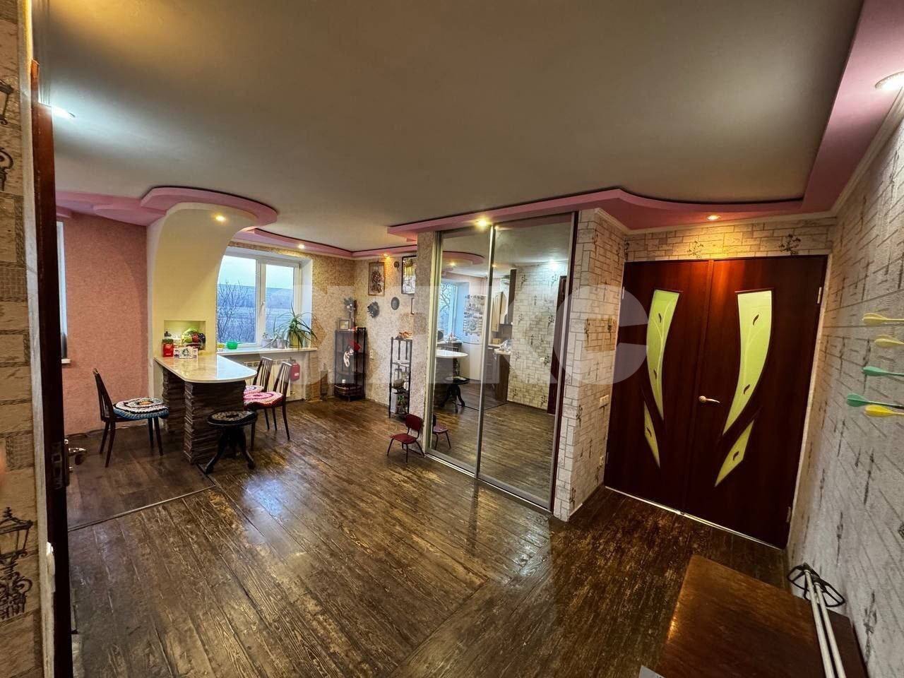 Фото №1: 4-комнатная квартира 73 м² - Луганск, Артёмовский, мкр. городок ЛНАУ, 26