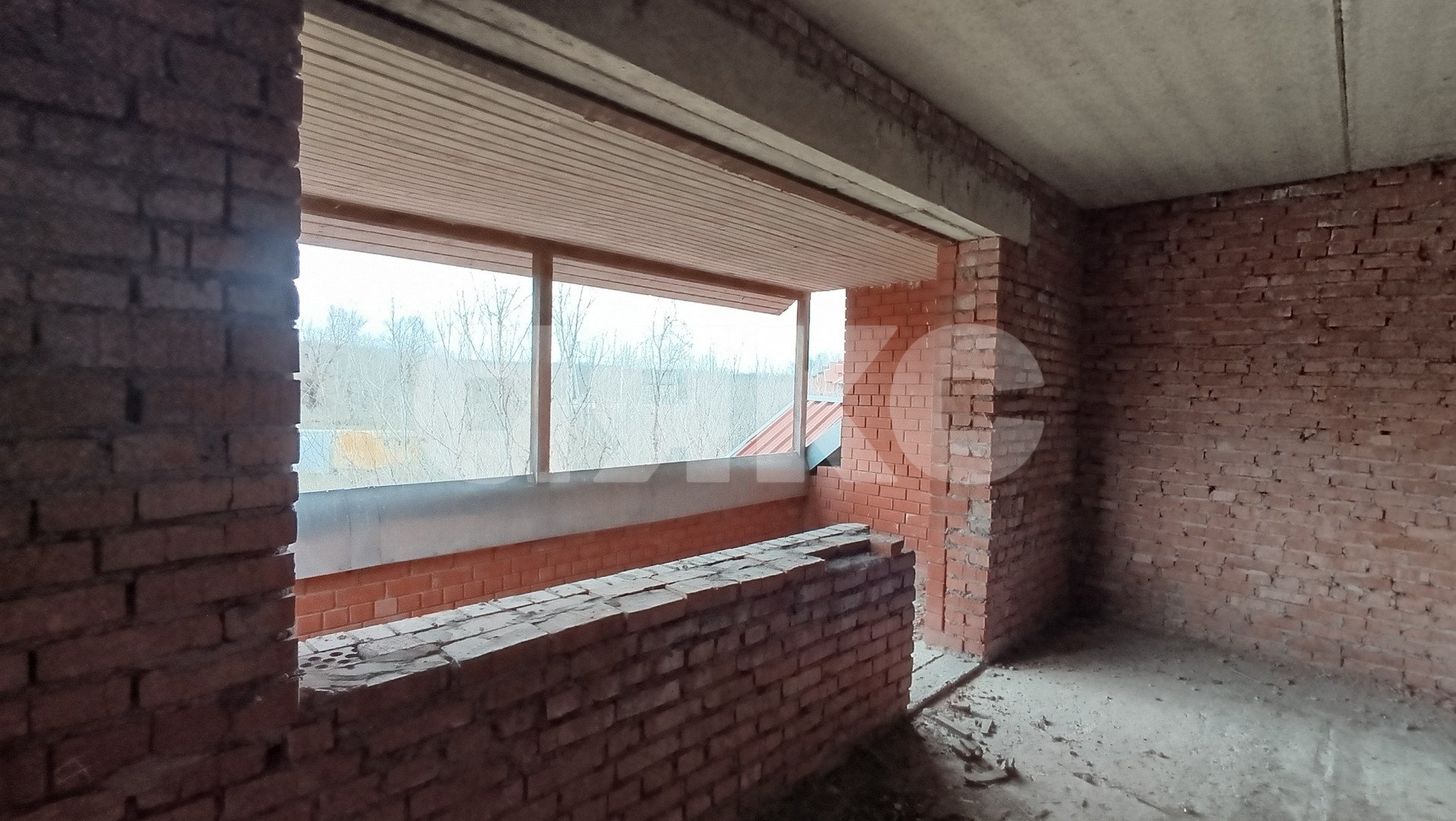 Фото №1: Дом 250 м² + 16.39 сот. - Саратовская, 4-й, мкр. 13-й квартал, 5