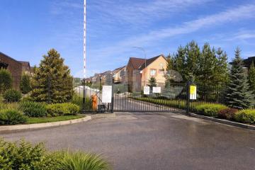 Фото №1: Земельный участок под ИЖС - КП Серебряная лагуна, ул. Лазурная