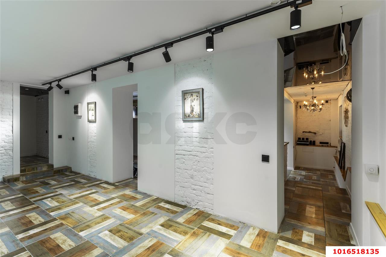 Фото №1: Коммерция 120 м² - Краснодар, мкр. Центральный внутригородской округ, ул. Красная, 200