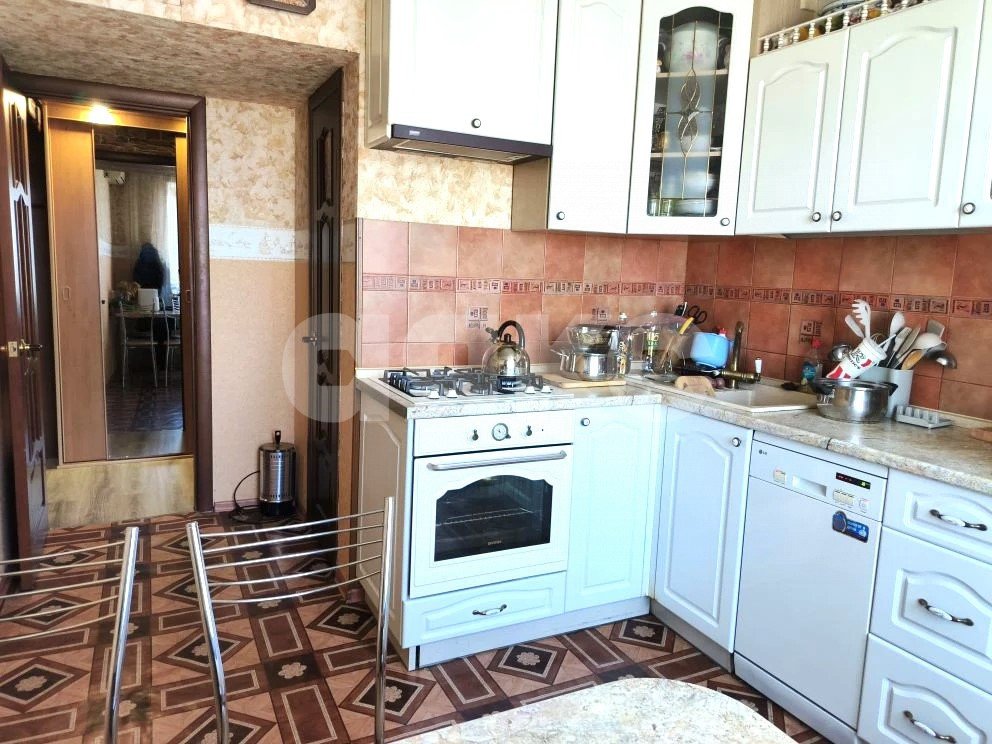 Фото №19: 4-комнатная квартира <span class="whitespace-nowrap">85 м²</span>, <span class="whitespace-nowrap">9/9 эт.</span> - Волгоград, Ворошиловский, мкр. 205-й, ул. Кузнецкая, 26