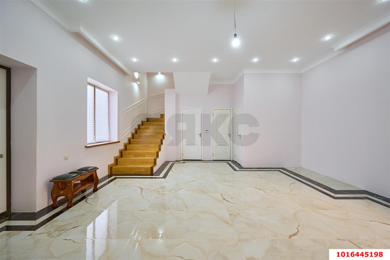 Фото №9: Дом 571 м² + 10 сот. - Ленина, мкр. Карасунский внутригородской округ, ул. 1-я Сторожевая, 52