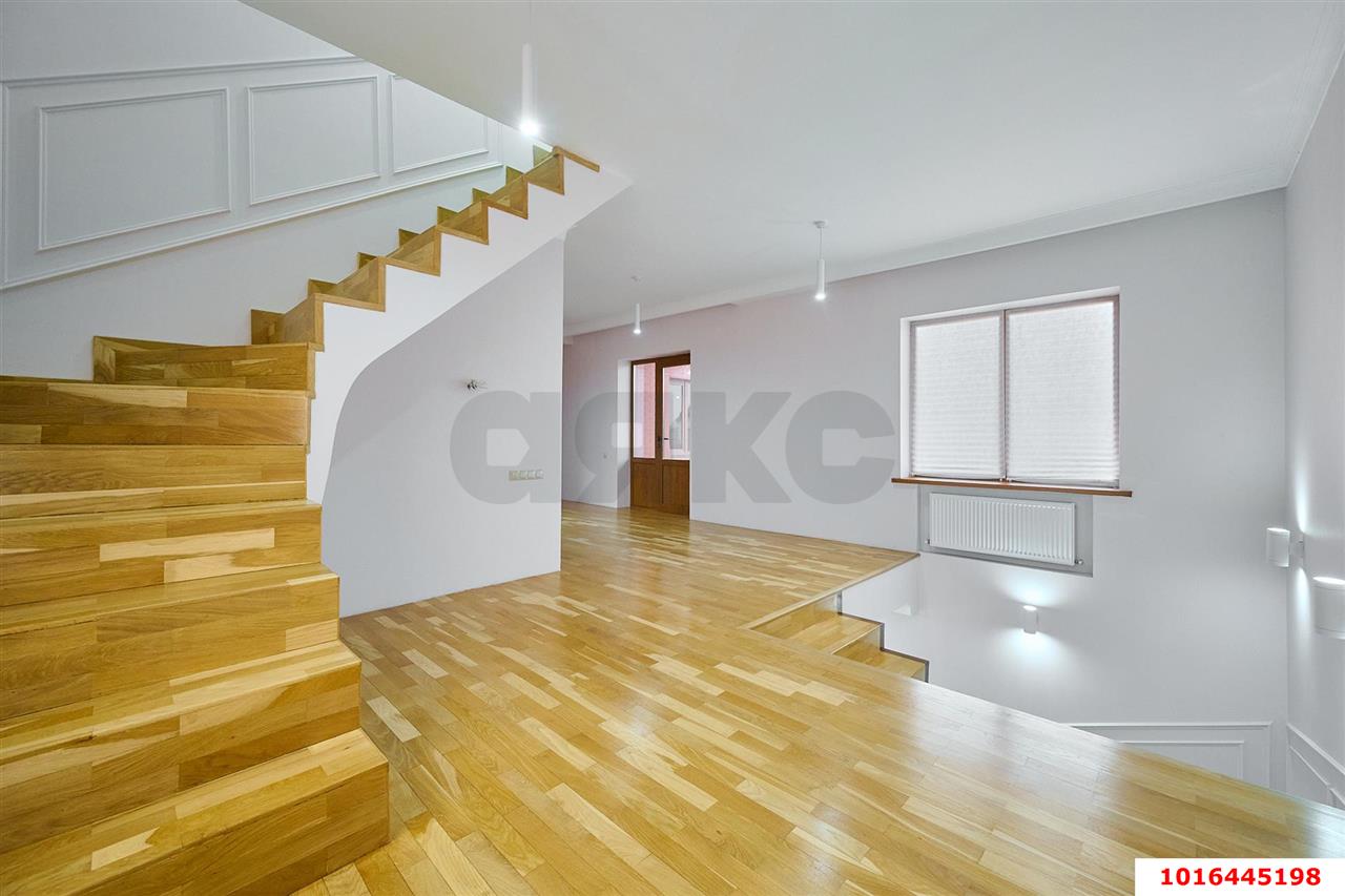 Фото №12: Дом 571 м² + 10 сот. - Ленина, мкр. Карасунский внутригородской округ, ул. 1-я Сторожевая, 52