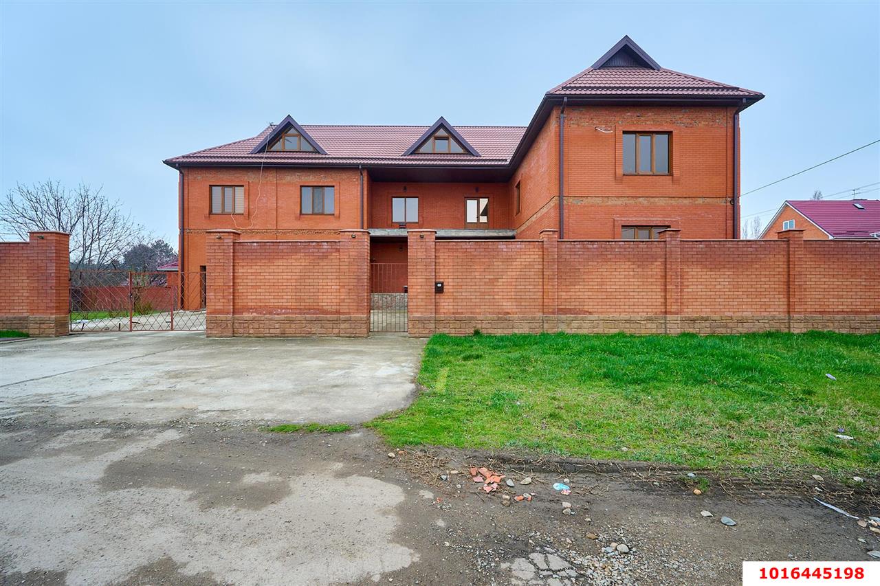 Фото №1: Дом 571 м² + 10 сот. - Ленина, мкр. Карасунский внутригородской округ, ул. 1-я Сторожевая, 52