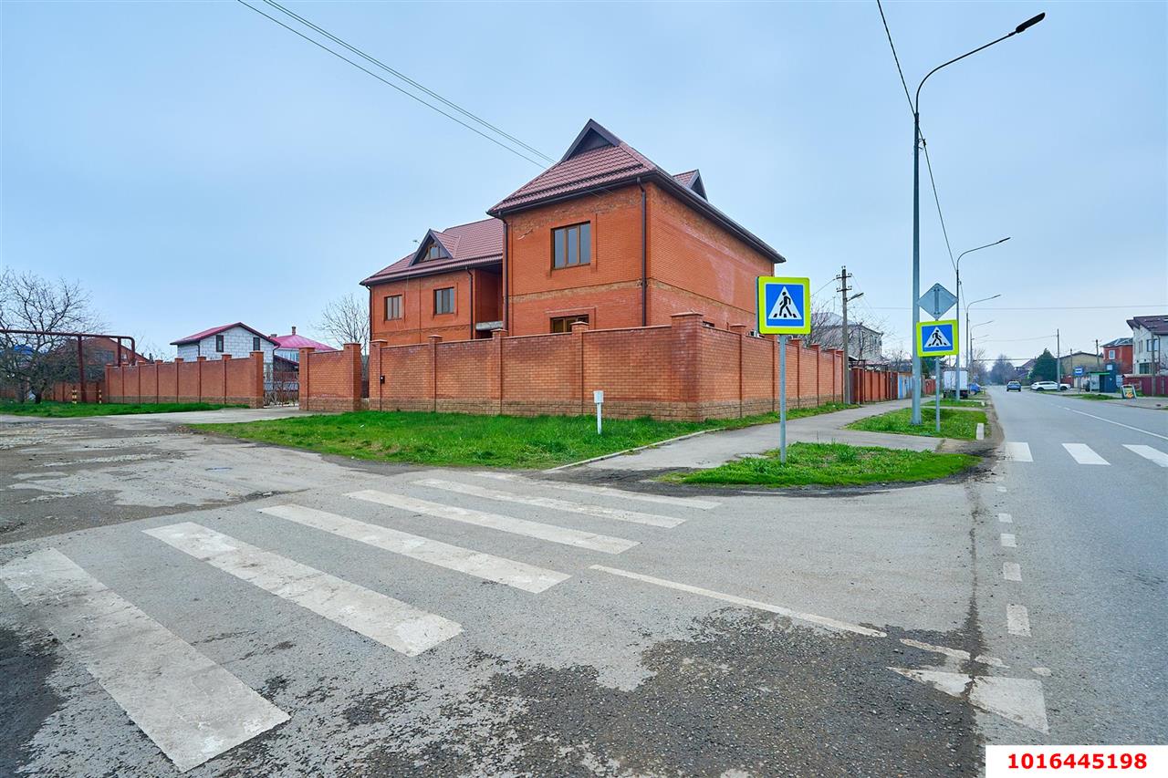 Фото №2: Дом 571 м² + 10 сот. - Ленина, мкр. Карасунский внутригородской округ, ул. 1-я Сторожевая, 52