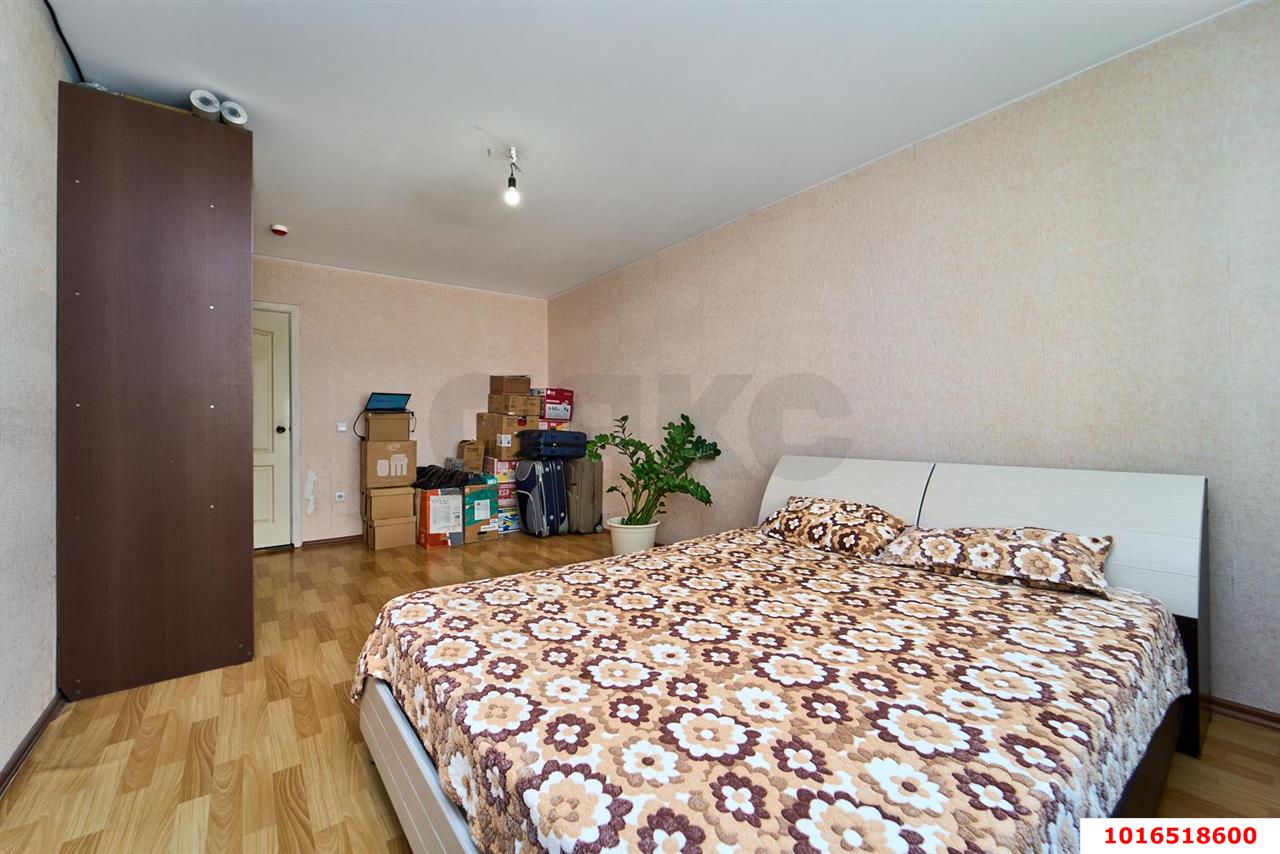 Фото №6: 3-комнатная квартира <span class="whitespace-nowrap">90 м²</span>, <span class="whitespace-nowrap">10/16 эт.</span> - Краснодар, Прикубанский внутригородской округ, мкр. Восточно-Кругликовский, ул. Героев-Разведчиков, 42