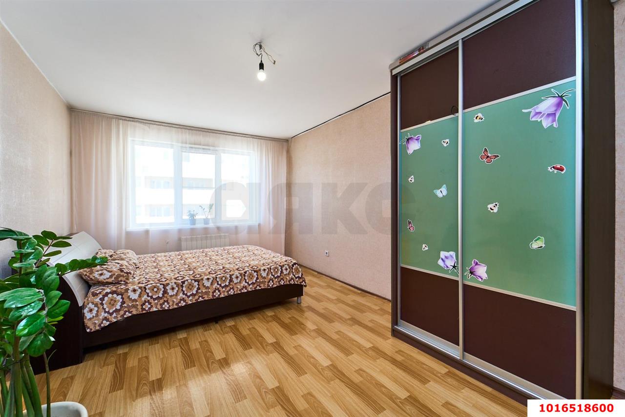 Фото №5: 3-комнатная квартира <span class="whitespace-nowrap">90 м²</span>, <span class="whitespace-nowrap">10/16 эт.</span> - Краснодар, Прикубанский внутригородской округ, мкр. Восточно-Кругликовский, ул. Героев-Разведчиков, 42