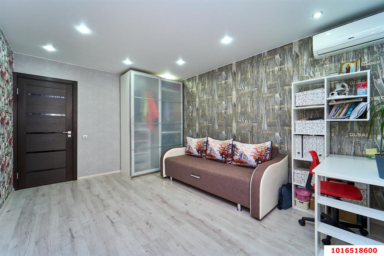 Фото №8: 3-комнатная квартира <span class="whitespace-nowrap">90 м²</span>, <span class="whitespace-nowrap">10/16 эт.</span> - Краснодар, Прикубанский внутригородской округ, мкр. Восточно-Кругликовский, ул. Героев-Разведчиков, 42