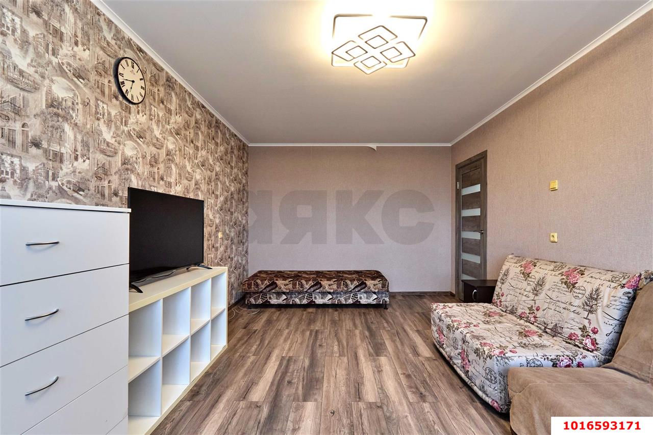 Фото №2: 2-комнатная квартира <span class="whitespace-nowrap">65 м²</span>, <span class="whitespace-nowrap">11/12 эт.</span> - Краснодар, Прикубанский внутригородской округ, мкр. Микрохирургии глаза, ул. Красных Партизан, 4/4